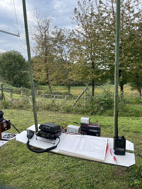 FT-817nD YAESU mit AT LDG 817 und 12V Akku